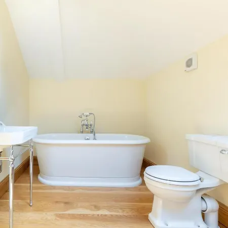 3 Bed In Oc-lr113 Semesterbostad